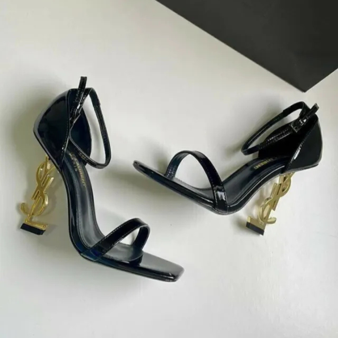 YSL SIGNATURE-KIT – LOULOU-TASCHE & OPYUM-SANDALE