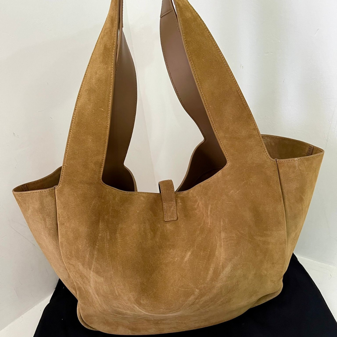 LE 5 À 7 BEA AUS VELOURSLEDER VON YVES SAINT LAURENT