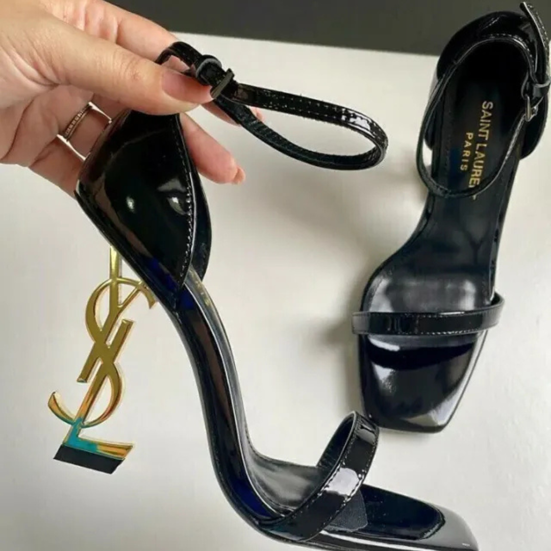 YSL SIGNATURE-KIT – LOULOU-TASCHE & OPYUM-SANDALE