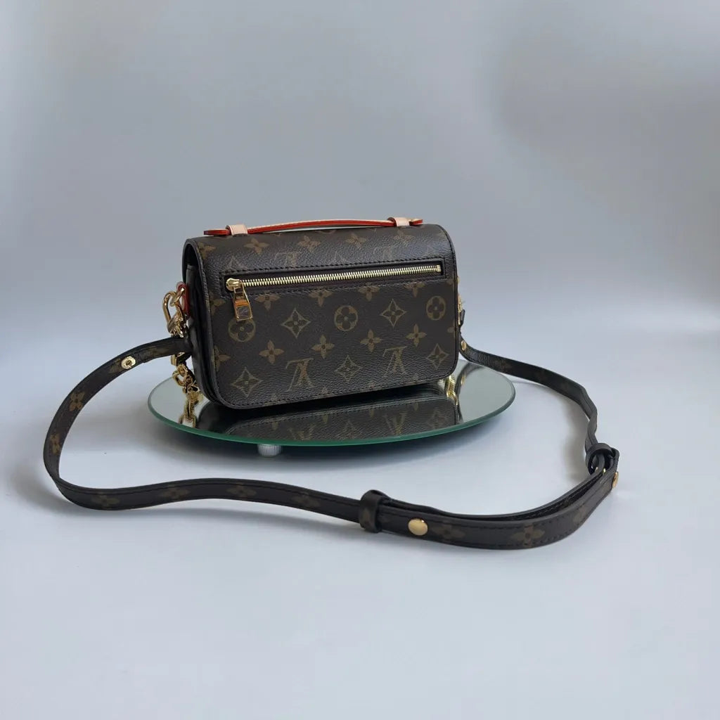 LOUIS VUITTON – POCHETTE MÉTIS EAST WEST TASCHE