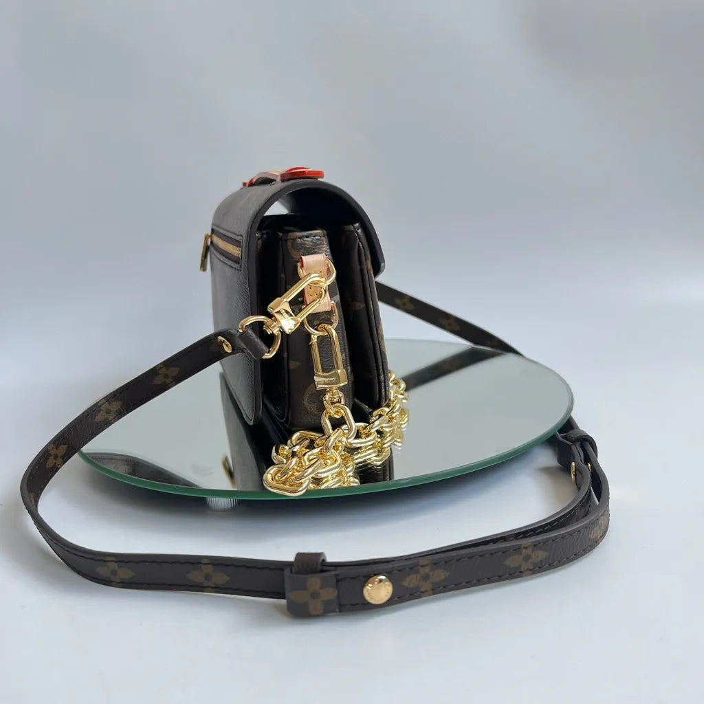 LOUIS VUITTON – POCHETTE MÉTIS EAST WEST TASCHE